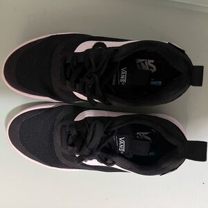 Vans Black and White Sneakers Classic Style